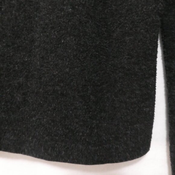 UB - URBAN BEHAVIOUR COLLECTION | P2P 13 inches measured | Black Turtleneck Top - Picture 15 of 16